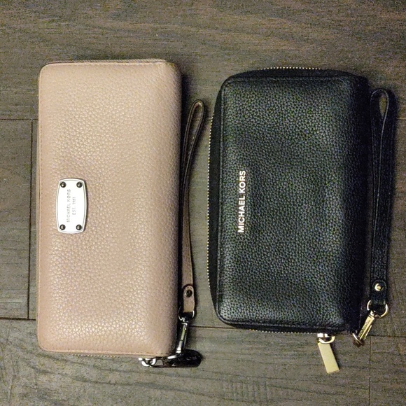 Michael Kors Bi-Fold Zip Wallet Bundle - Picture 1 of 15